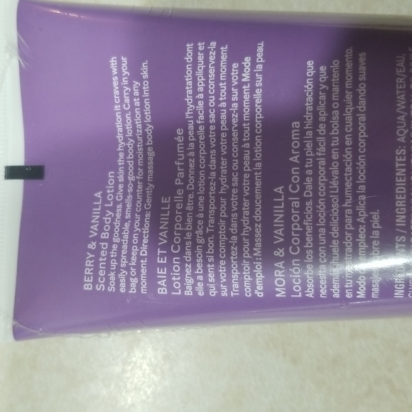 Mary Kay Berry and Vanilla scented body lotion 6.7 fl oz - Picture 2 of 4